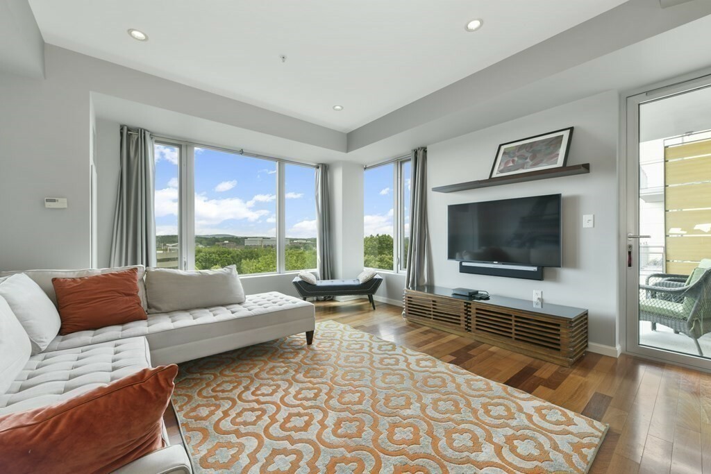 Property Photo: 10 Nouvelle Way T 823 MA 01760