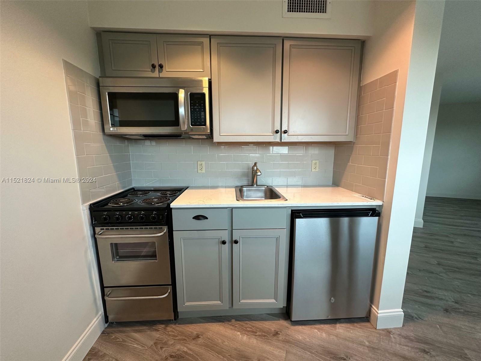 5725 SW 72nd St 5725  South Miami FL 33143 photo