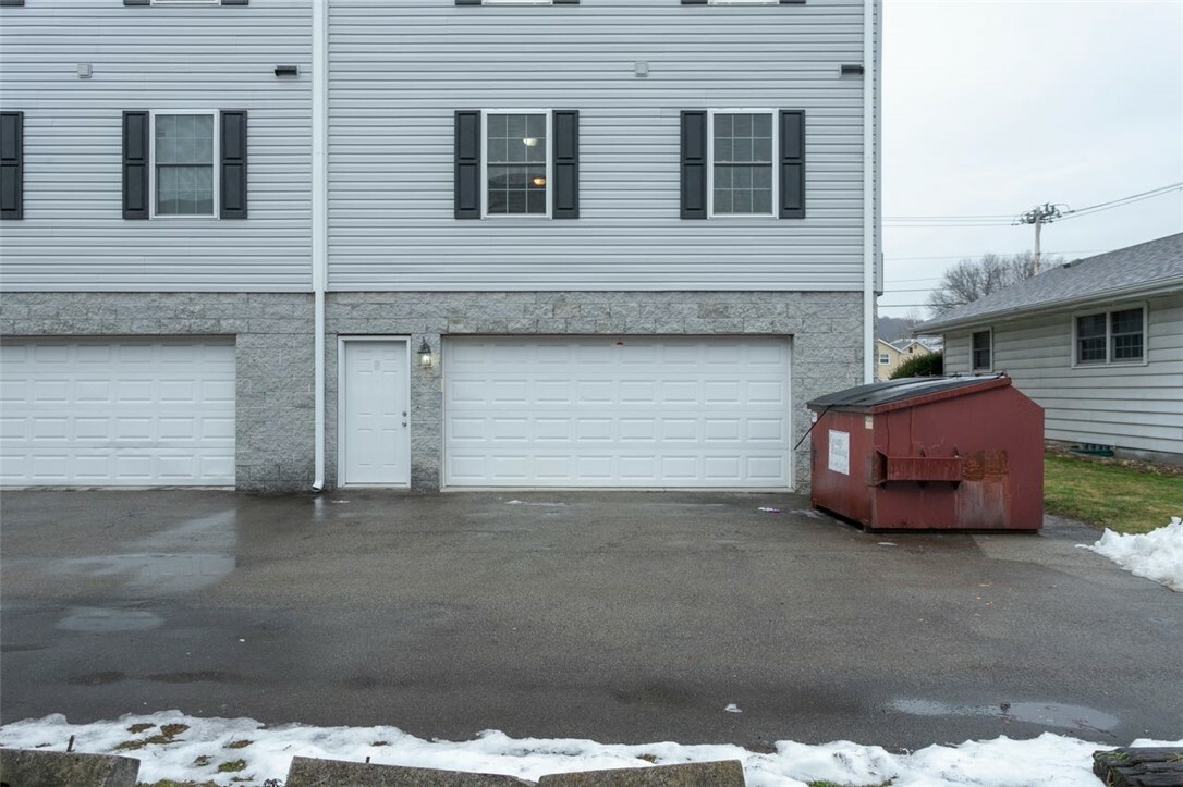 Property Photo:  457 2nd St 6  PA 15419 