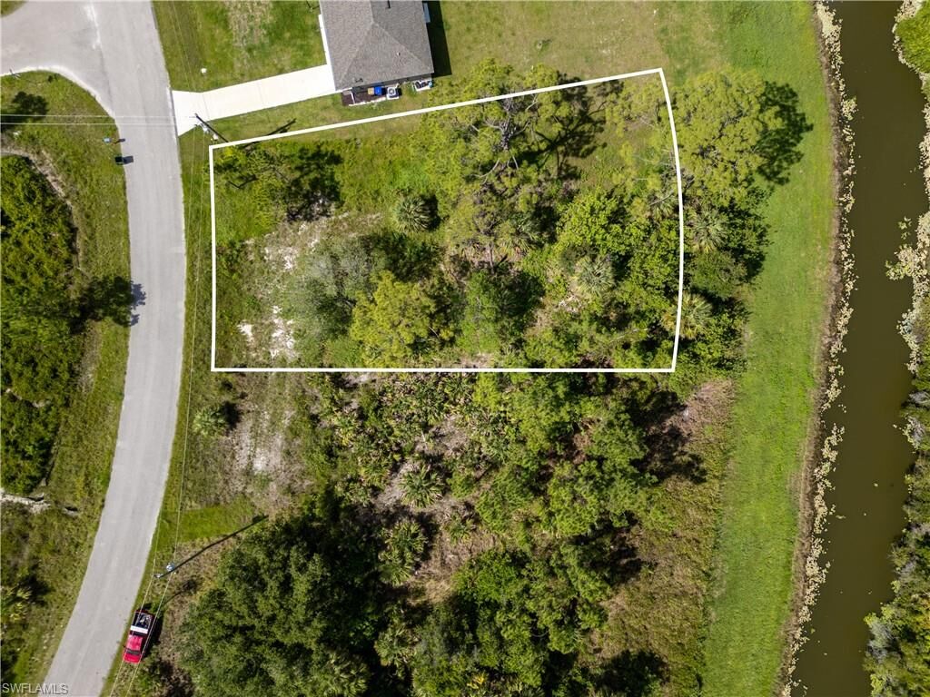 Property Photo: Bannock Cir FL 34288