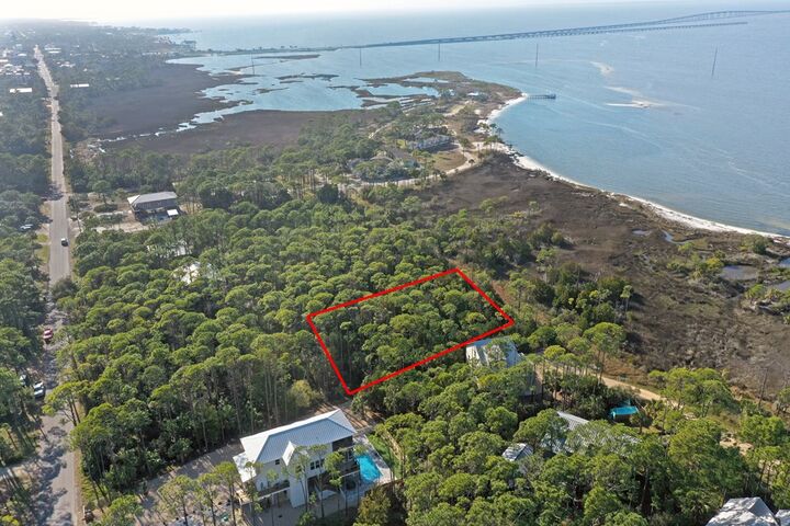 Property Photo:  578 E Bay Shore Dr  FL 32328 