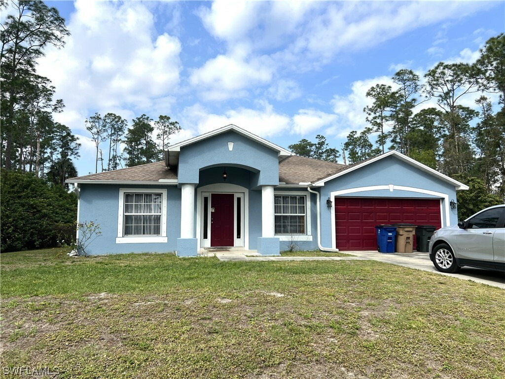 Property Photo:  1009 Edison Avenue  FL 33972 