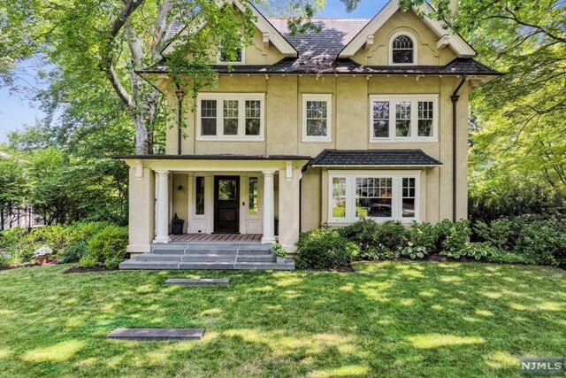 Property Photo:  305 Hartford Road  NJ 07079 