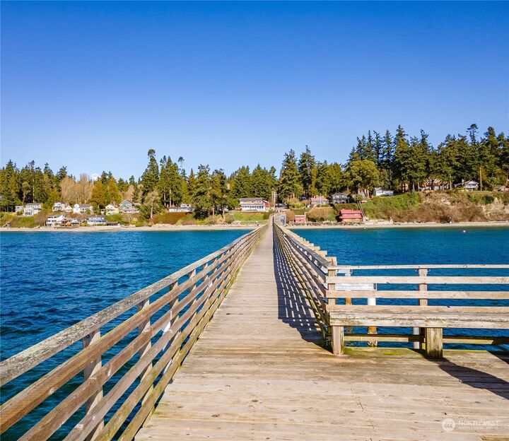 Property Photo:  1111 Xx Greenwood & Park Street NE  WA 98342 