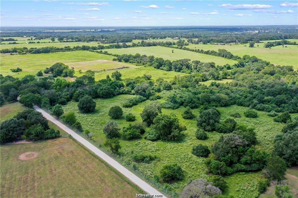 Property Photo:  12137 Batson Loop  TX 77871 