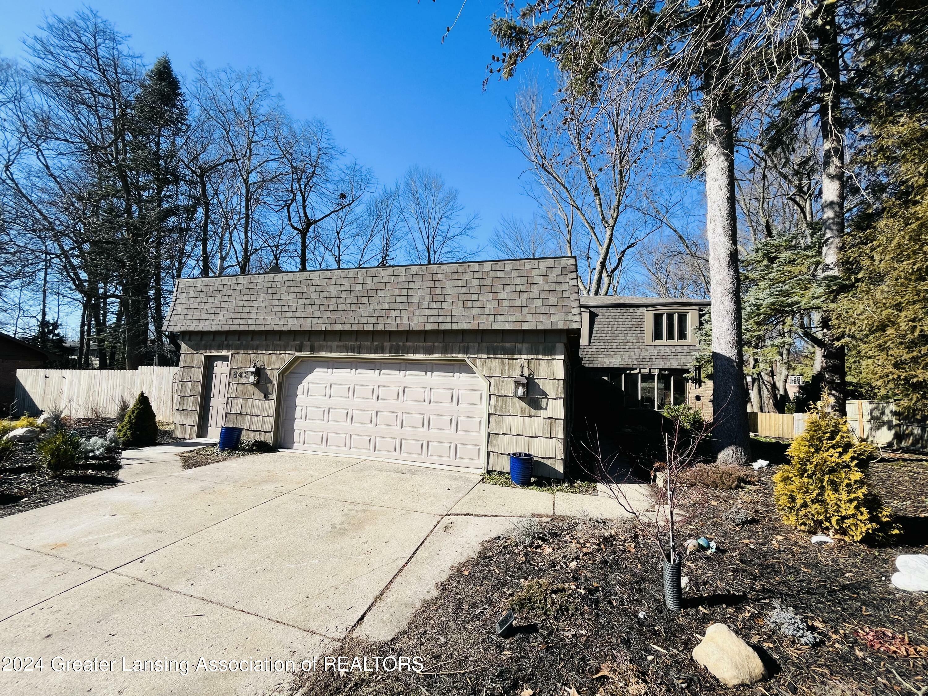 Property Photo:  842 Longfellow Drive  MI 48823 