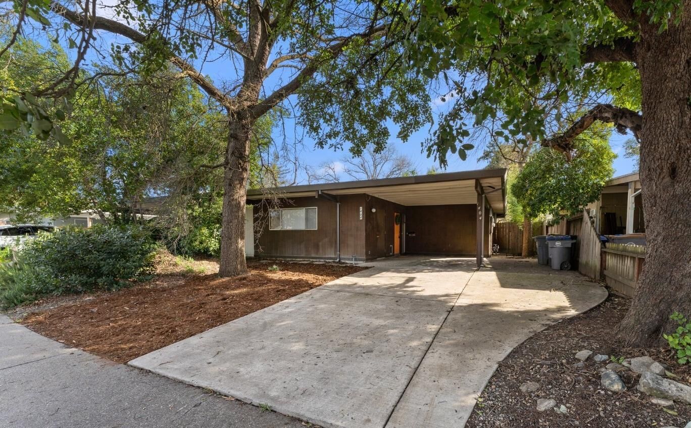 Property Photo: 1404 Anderson Road CA 95616