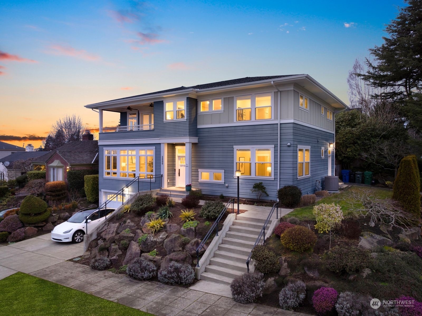 Property Photo: 2800 W Garfield Street WA 98199