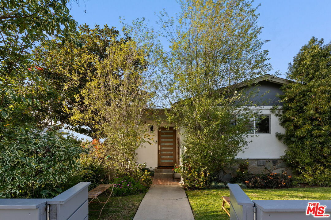 Property Photo: 11435 McCune Ave CA 90066