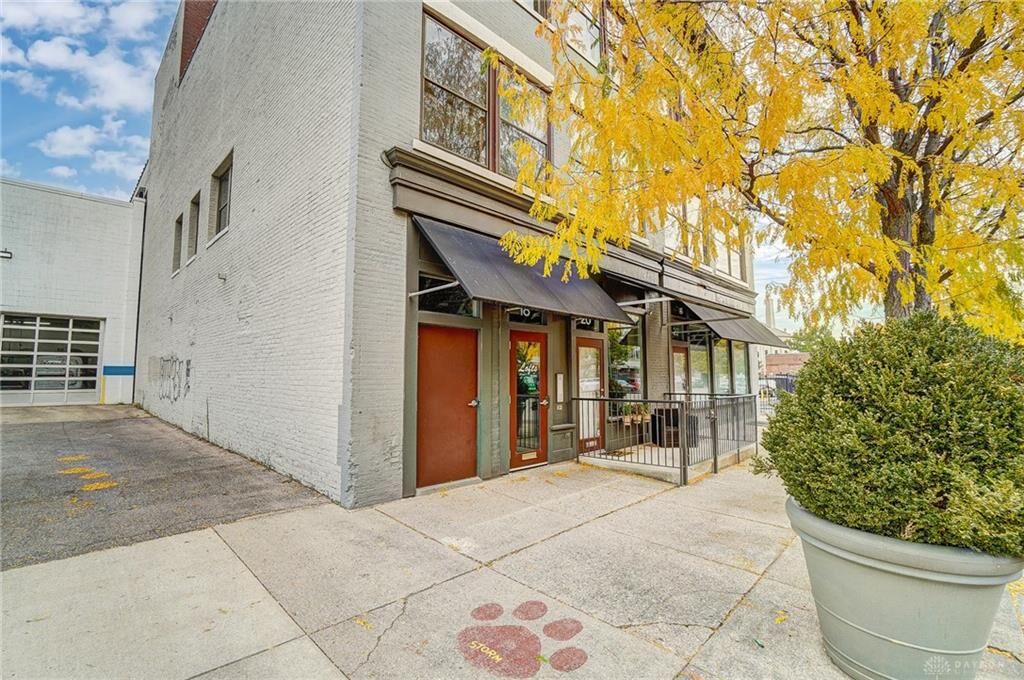 Property Photo: 18 S Saint Clair Street 201 OH 45402