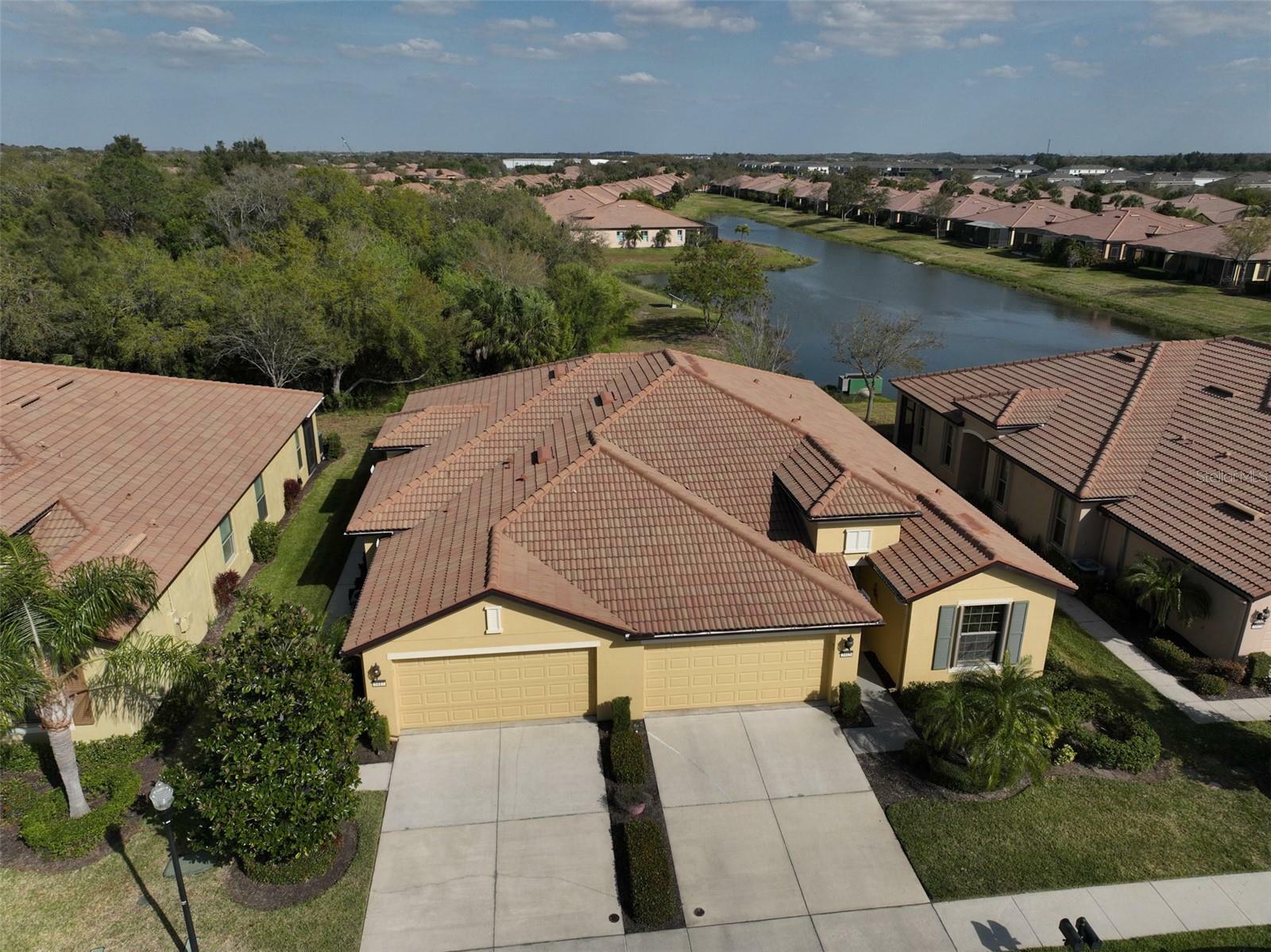 Property Photo:  5417 Sunset Falls Drive  FL 33572 