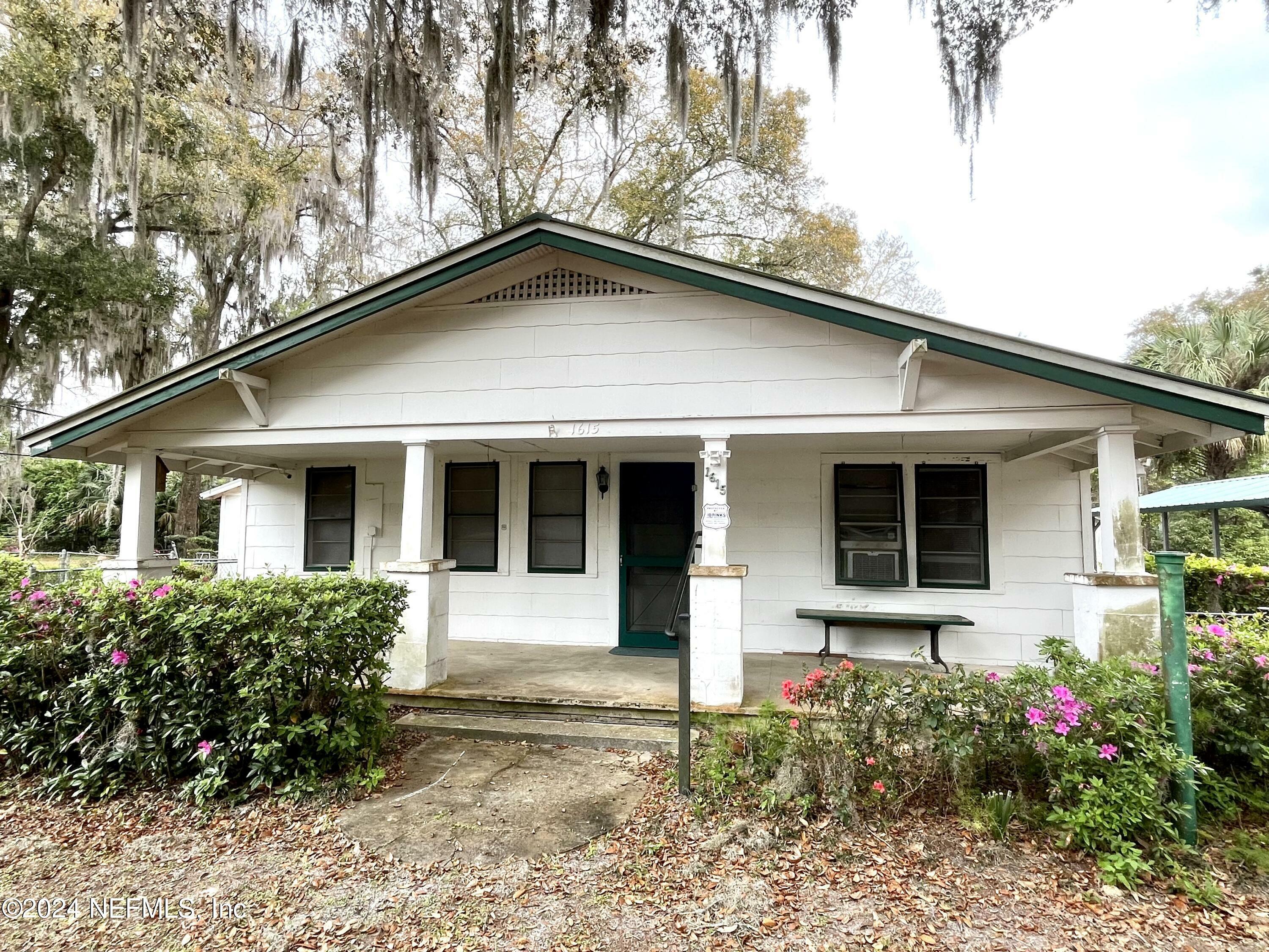 Property Photo:  1615 Prospect Street  FL 32177 