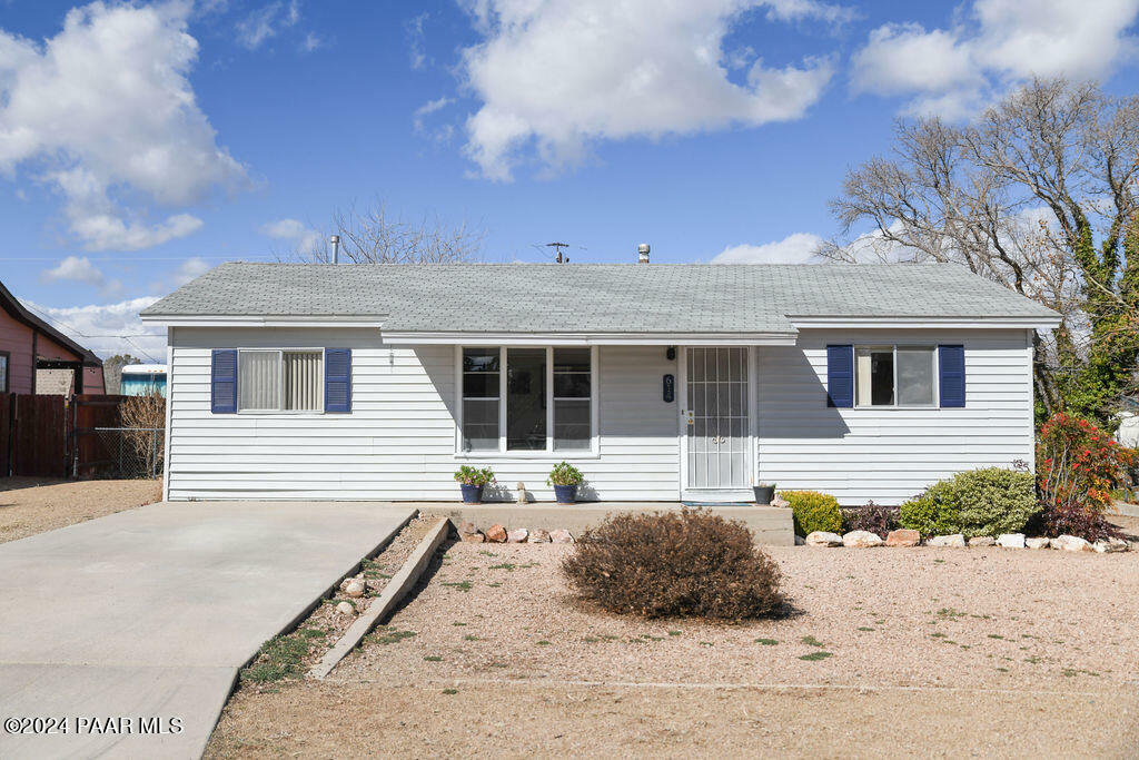 Property Photo:  614 W Delano Avenue  AZ 86301 