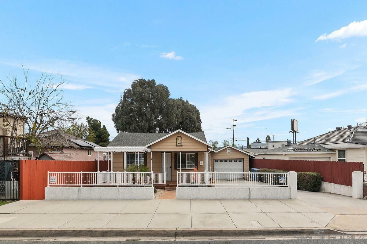 Property Photo:  421 Richfield Ave  CA 92020 