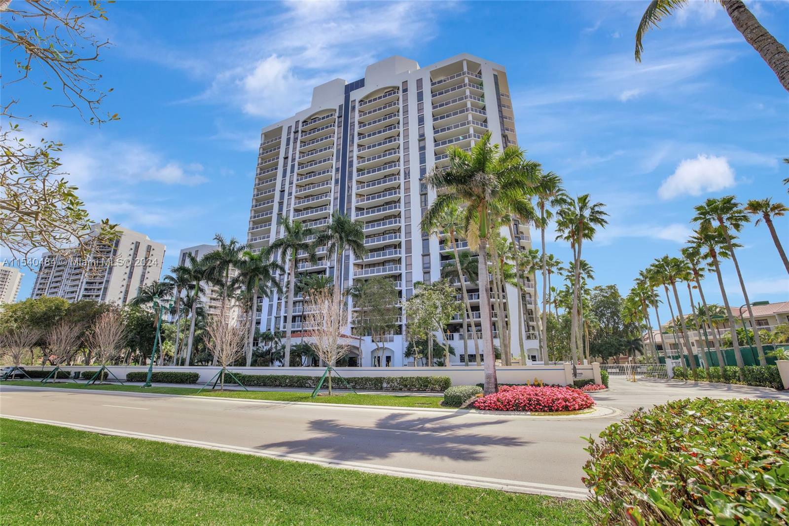 Property Photo: 3598 Yacht Club Dr 703 FL 33180
