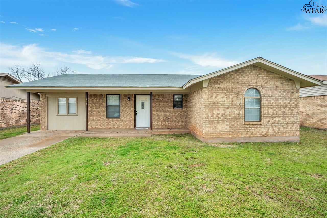 Property Photo:  204 W Emerald Avenue  TX 76367 