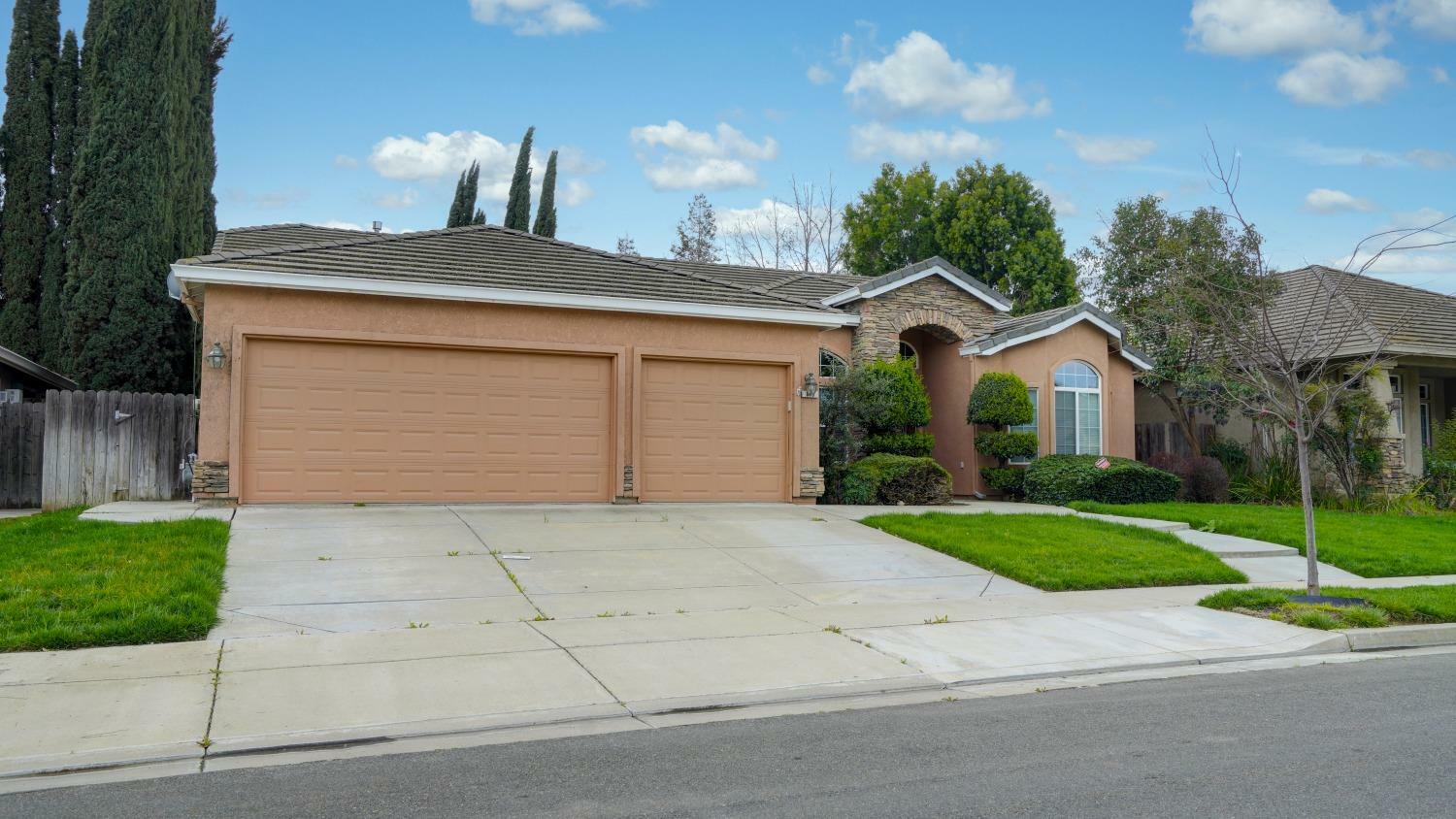 Property Photo:  846 Miraggio Drive  CA 95363 