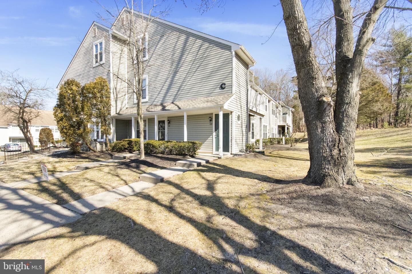 Property Photo:  122 Devonshire Court  NJ 08080 