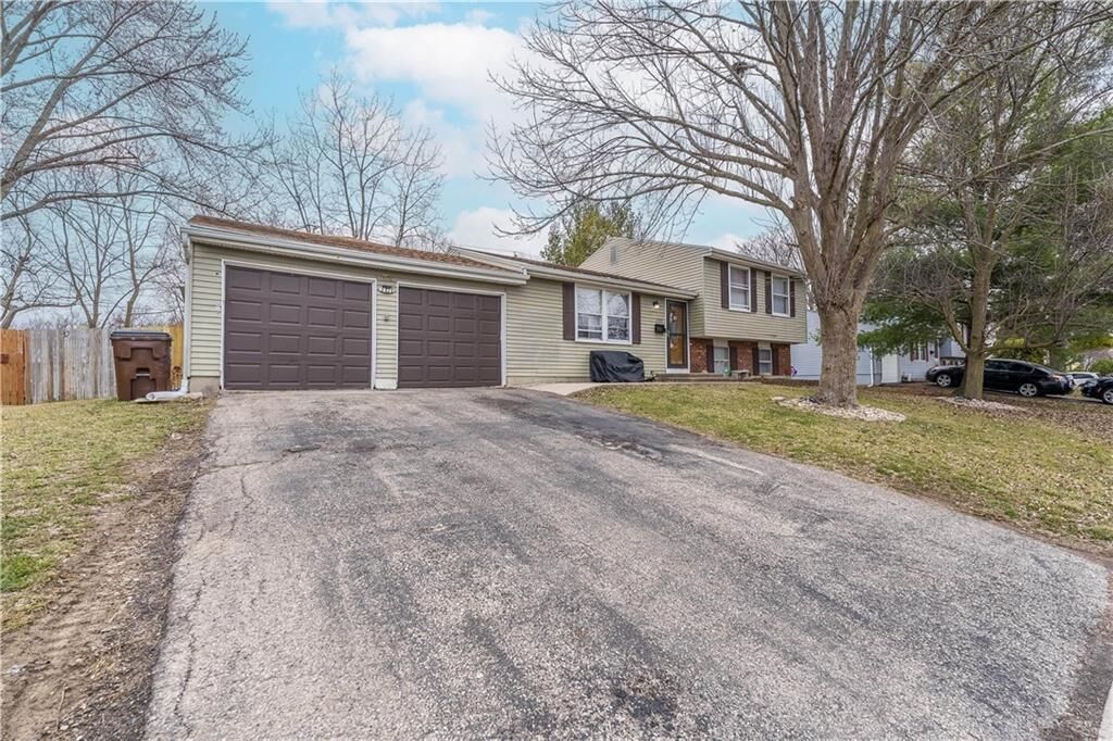 Property Photo: 250 Southerly Hills Drive OH 45322