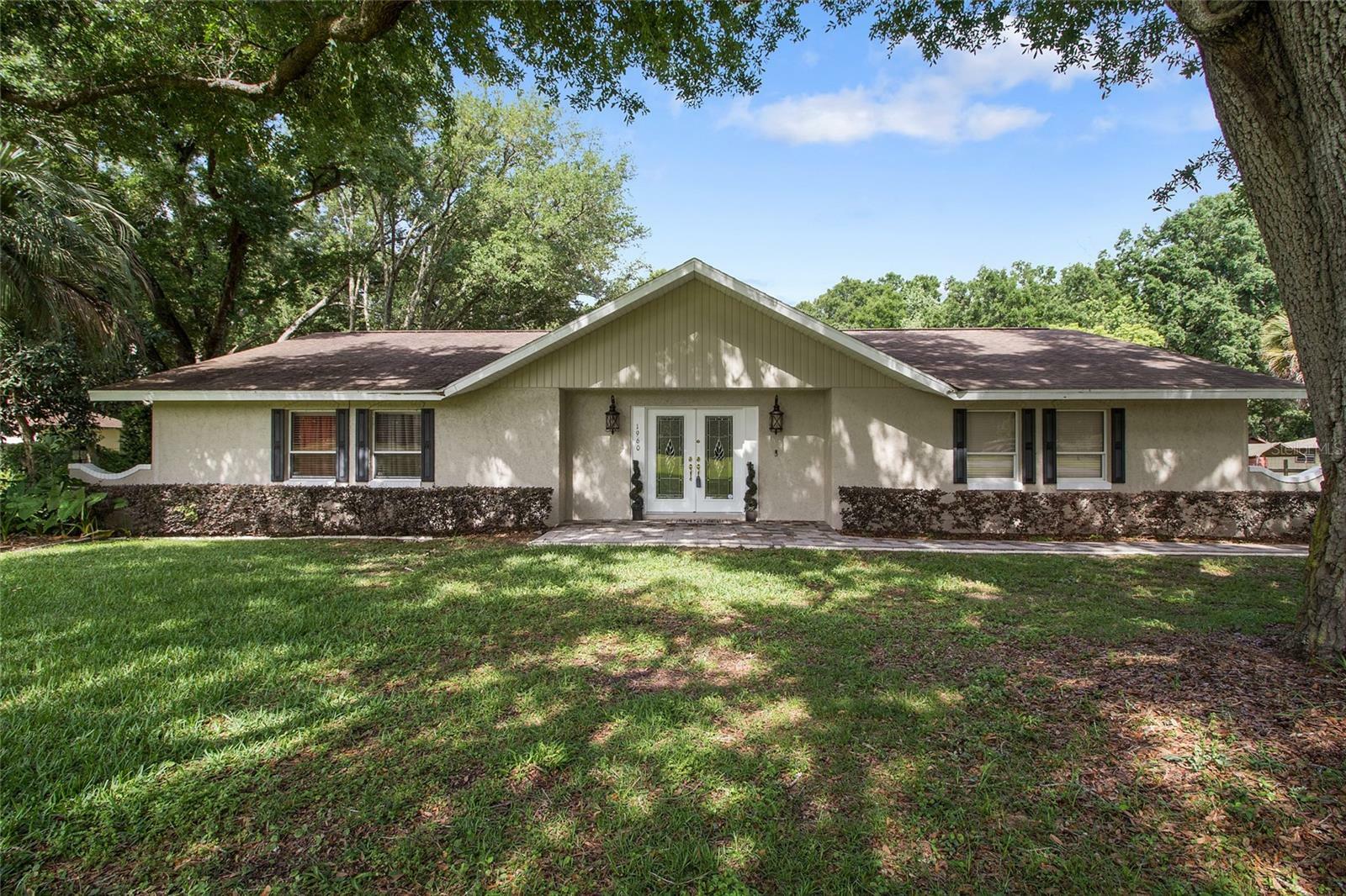 Property Photo:  1960 SE 52nd Court  FL 34480 