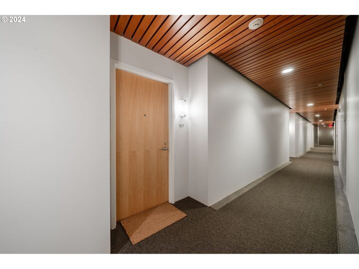 Property Photo:  1234 SW 18th Ave 301  OR 97205 