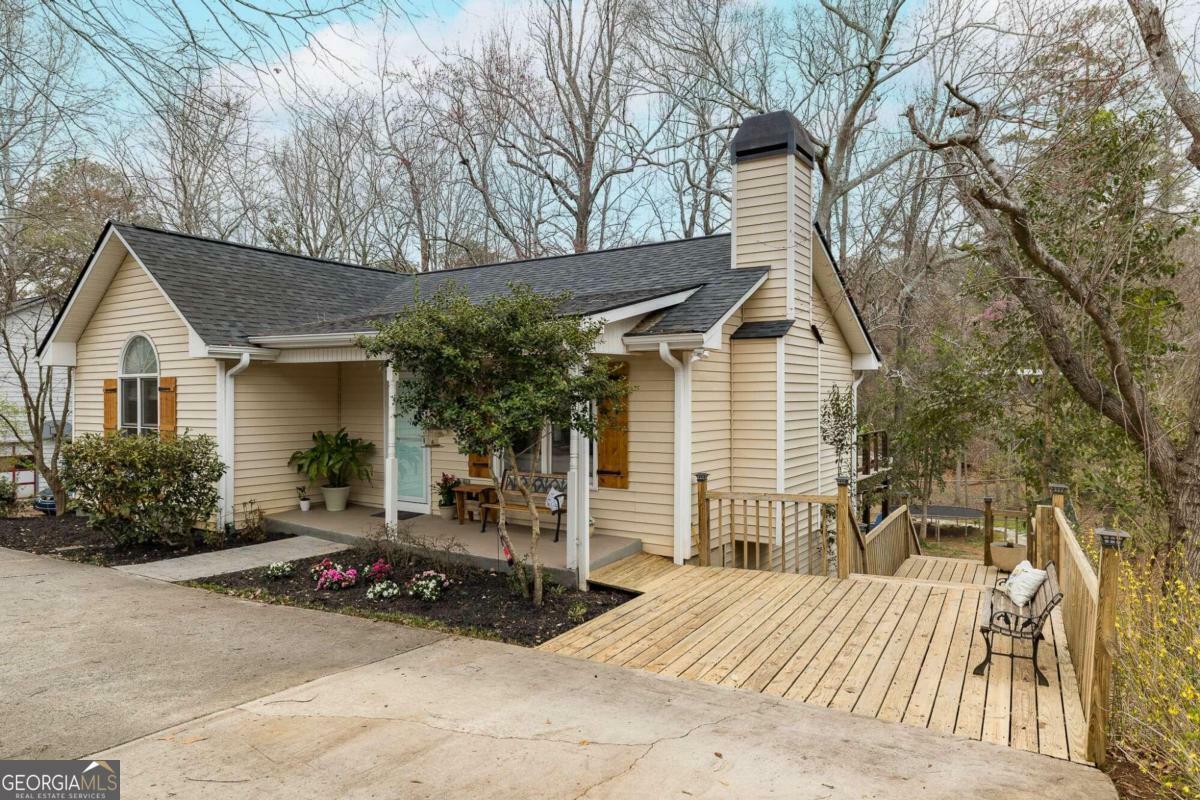 Property Photo:  140 Timberlane Drive  GA 30606 