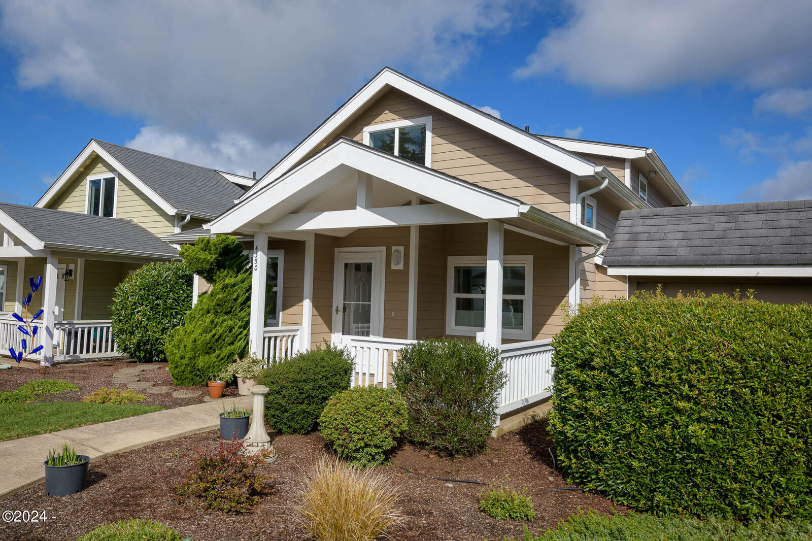 Property Photo: 4350 SE Ellis Street OR