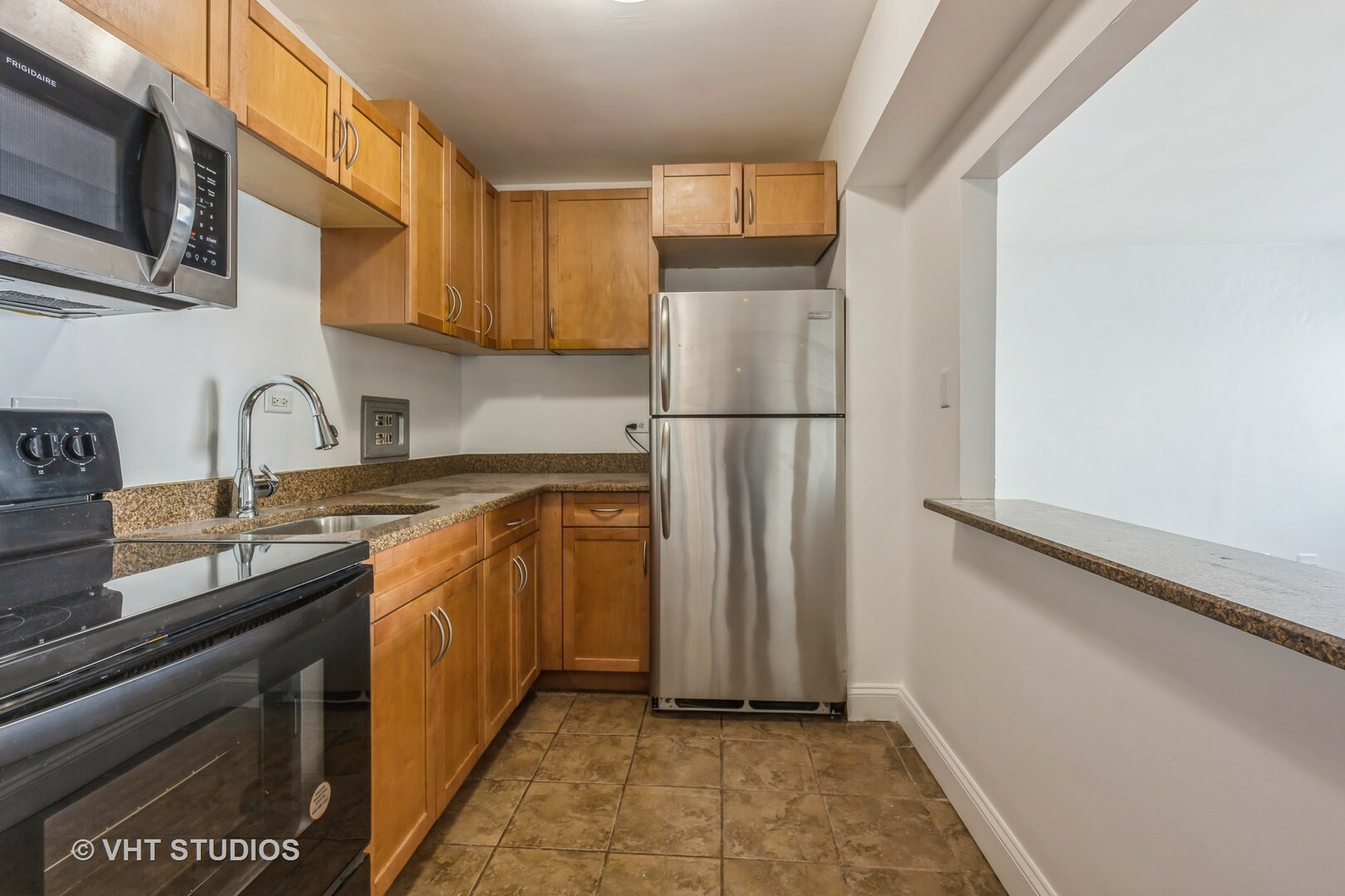 Property Photo: 7337 S South Shore Drive 1103 IL 60649