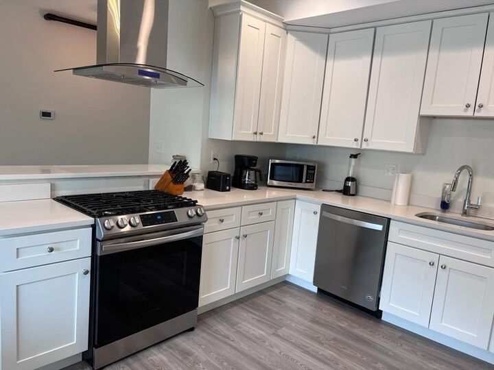 Property Photo:  92 George St 102  MA 02119 