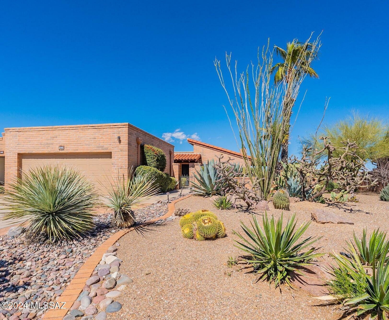 Property Photo:  1048 W Desert Hills Drive  AZ 85622 