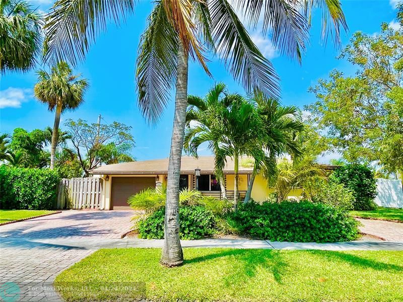 Property Photo:  151 SE 3rd St  FL 33060