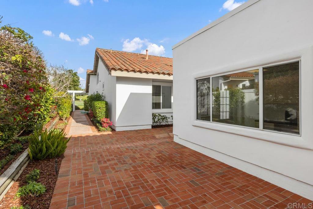 Property Photo: 4800 Galicia Way CA 92056