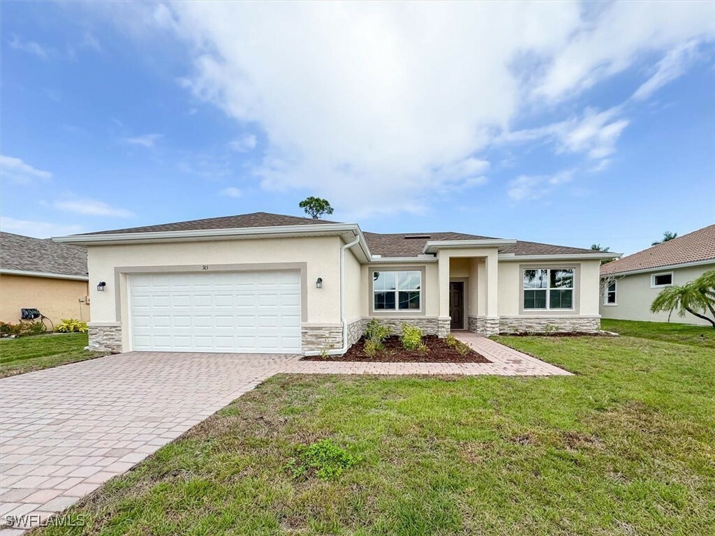 Property Photo:  913 SW 22nd Terrace  FL 33991 