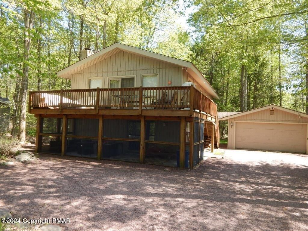 Property Photo:  1556 Evergreen Road  PA 18350 