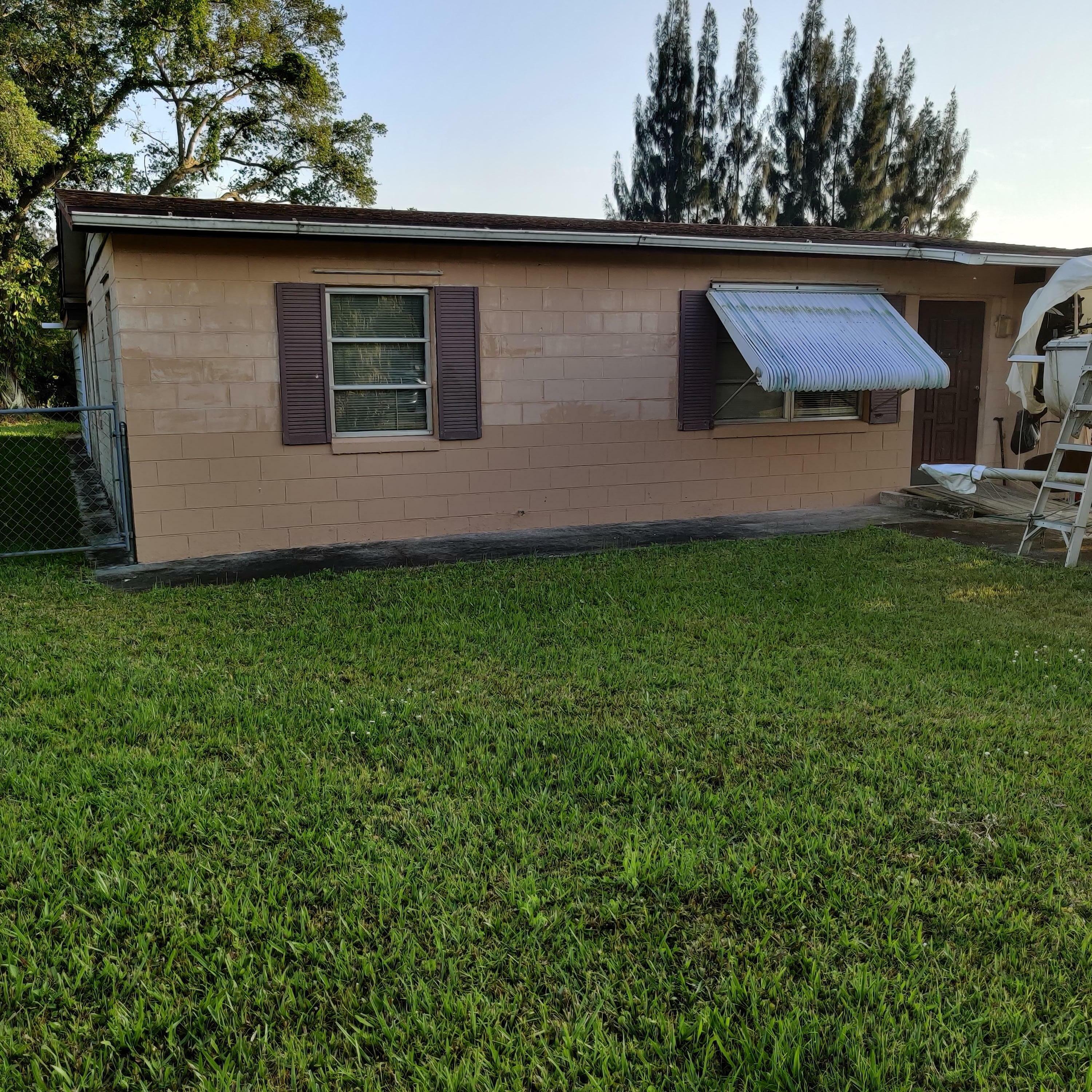 Property Photo:  2307 Elizabeth Avenue  FL 34982 