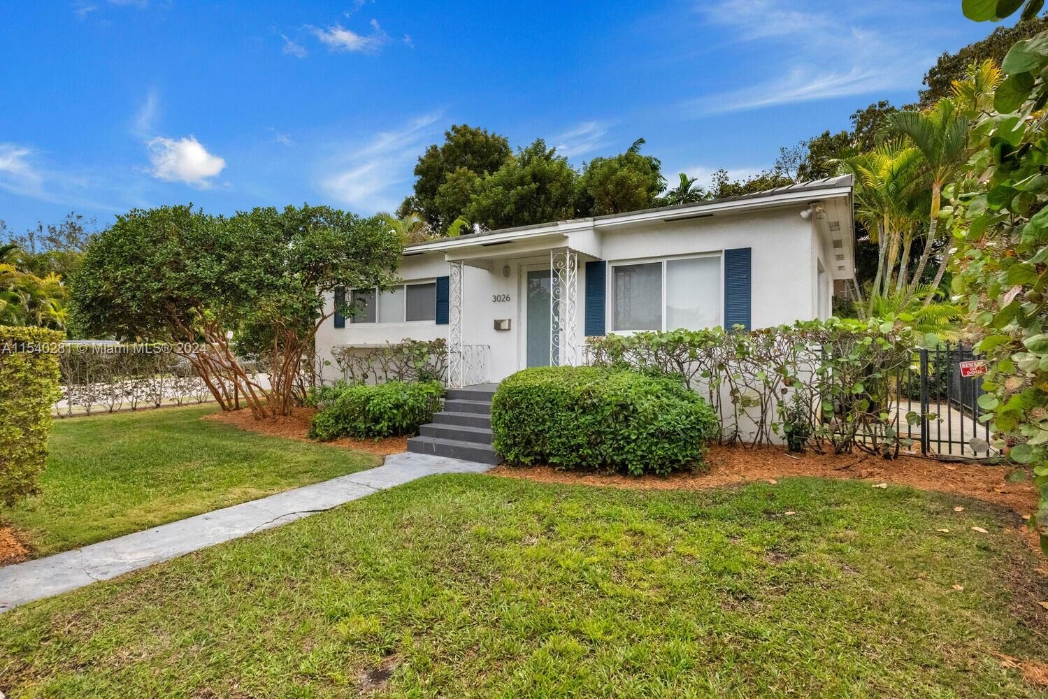Property Photo: 3026 Coconut Grove Dr FL 33134
