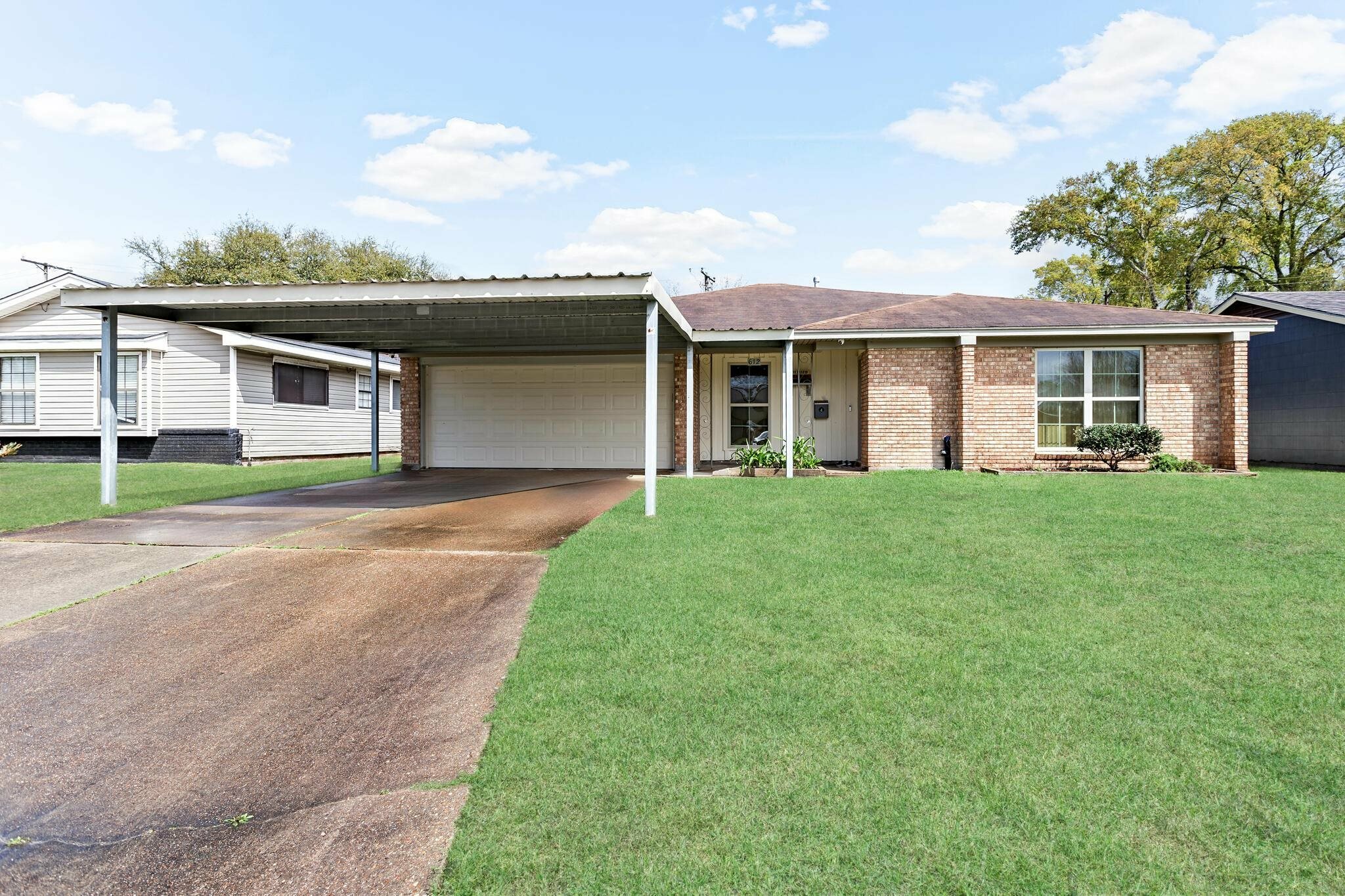 Property Photo:  612 N 34  TX 77627 