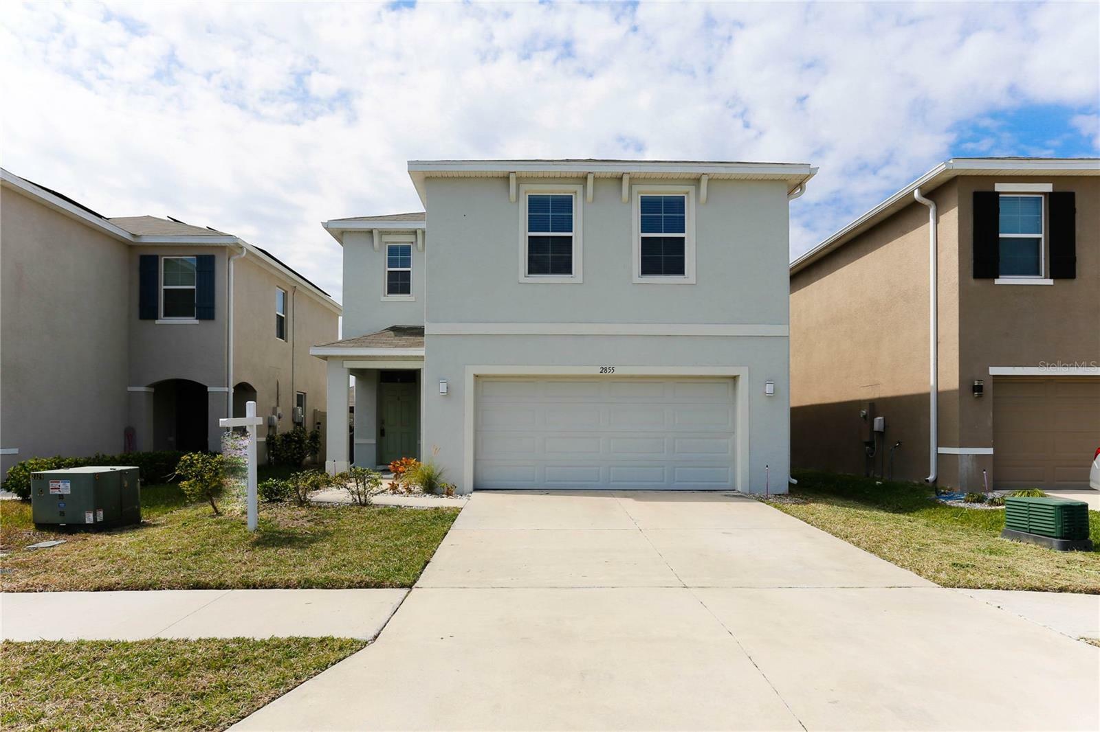 Property Photo: 2855 Maiden Grass Isle FL 33543