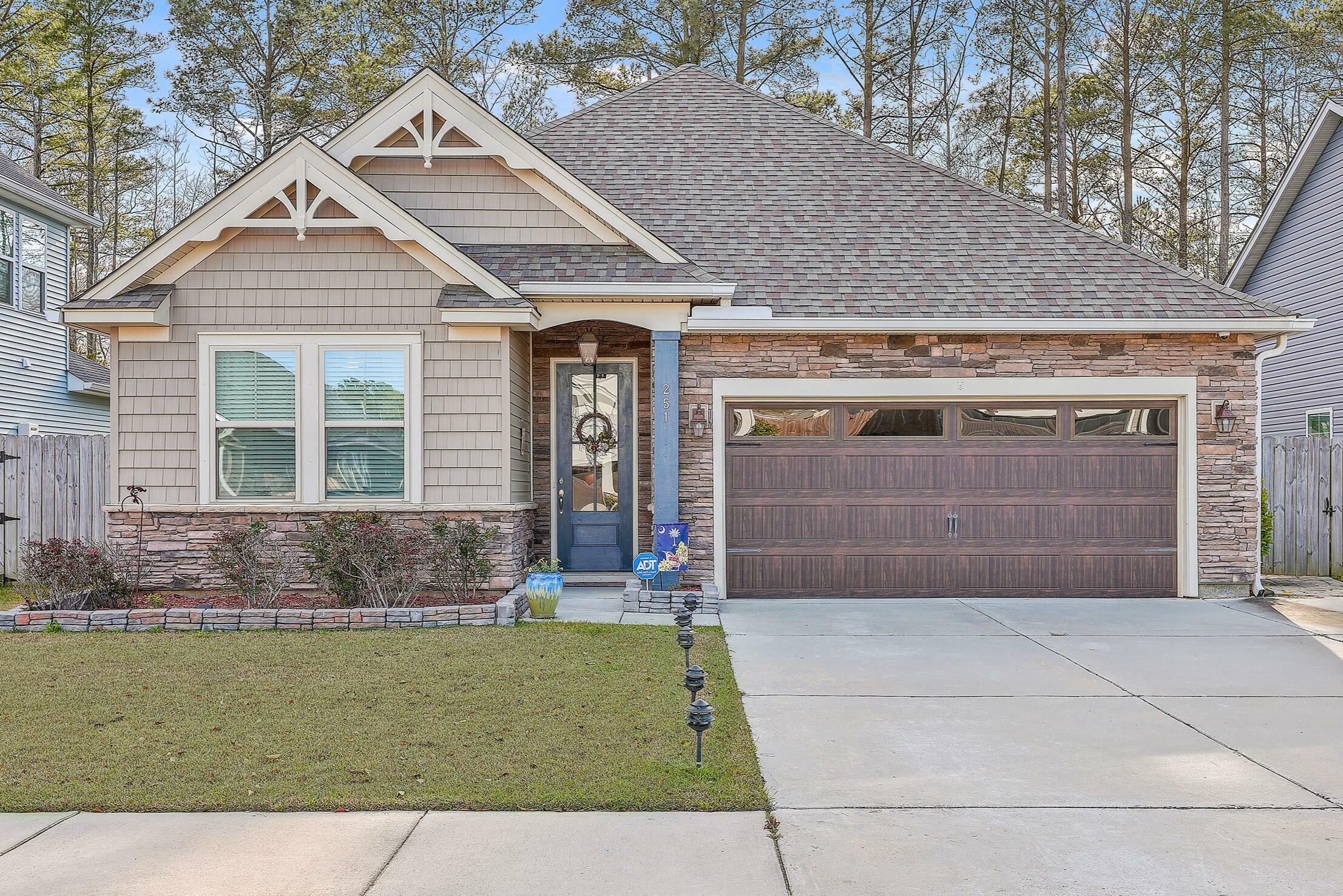 Property Photo:  251 Whirlaway Drive  SC 29461 