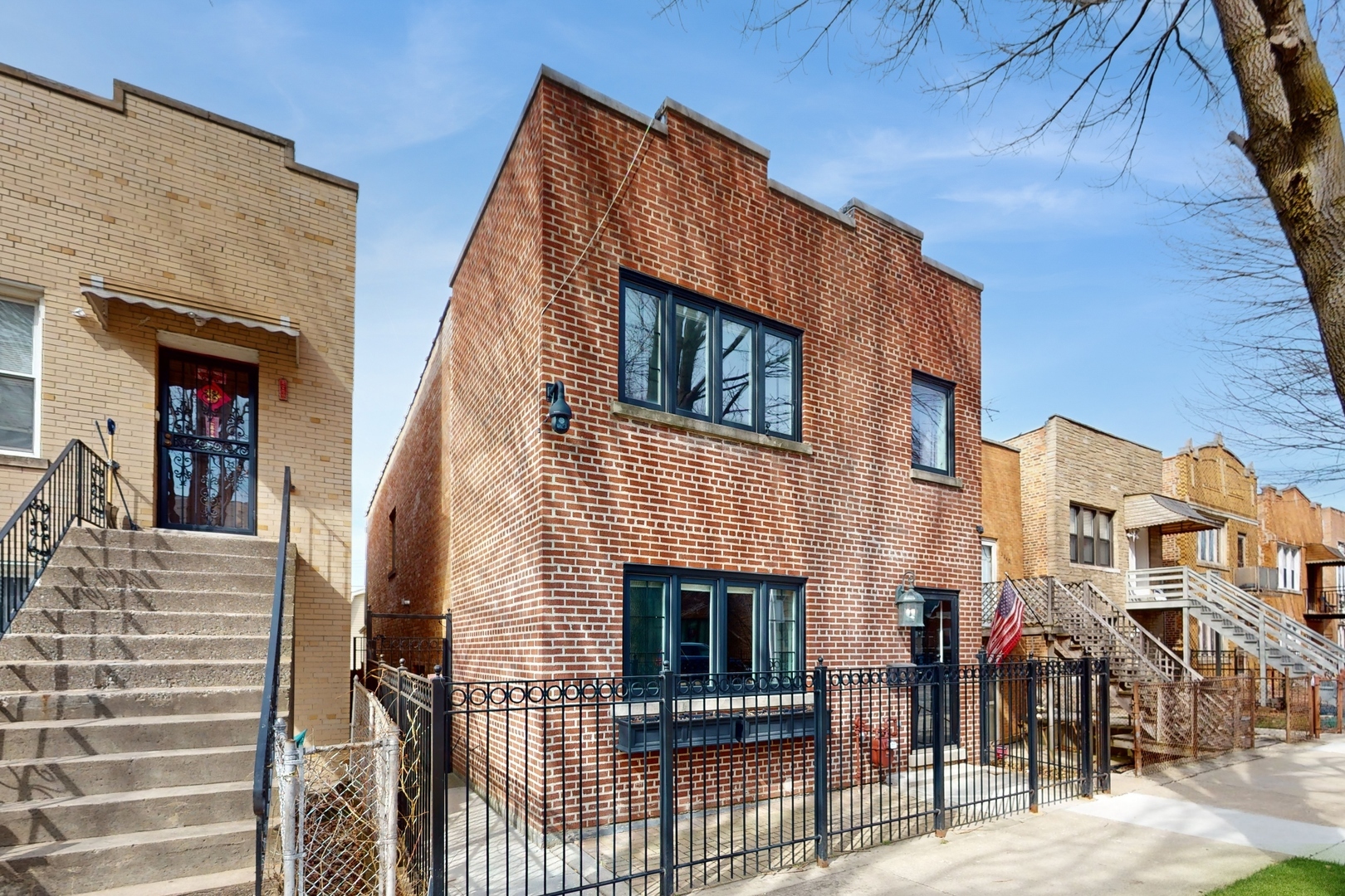 3242 S Parnell Avenue  Chicago IL 60616 photo