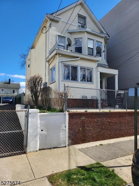 Property Photo: 519 E 24th St NJ 07514