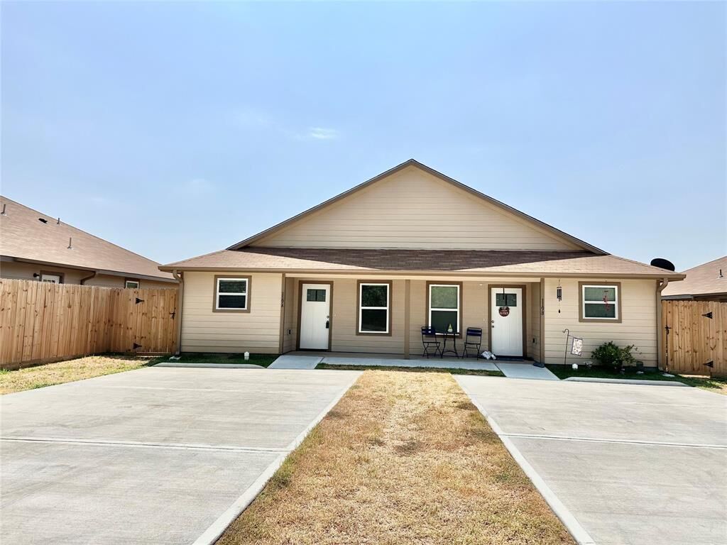Property Photo:  127 South Bend Ct A  TX 77378 