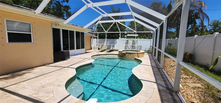 Property Photo:  2113 Lauren Drive  FL 33774 
