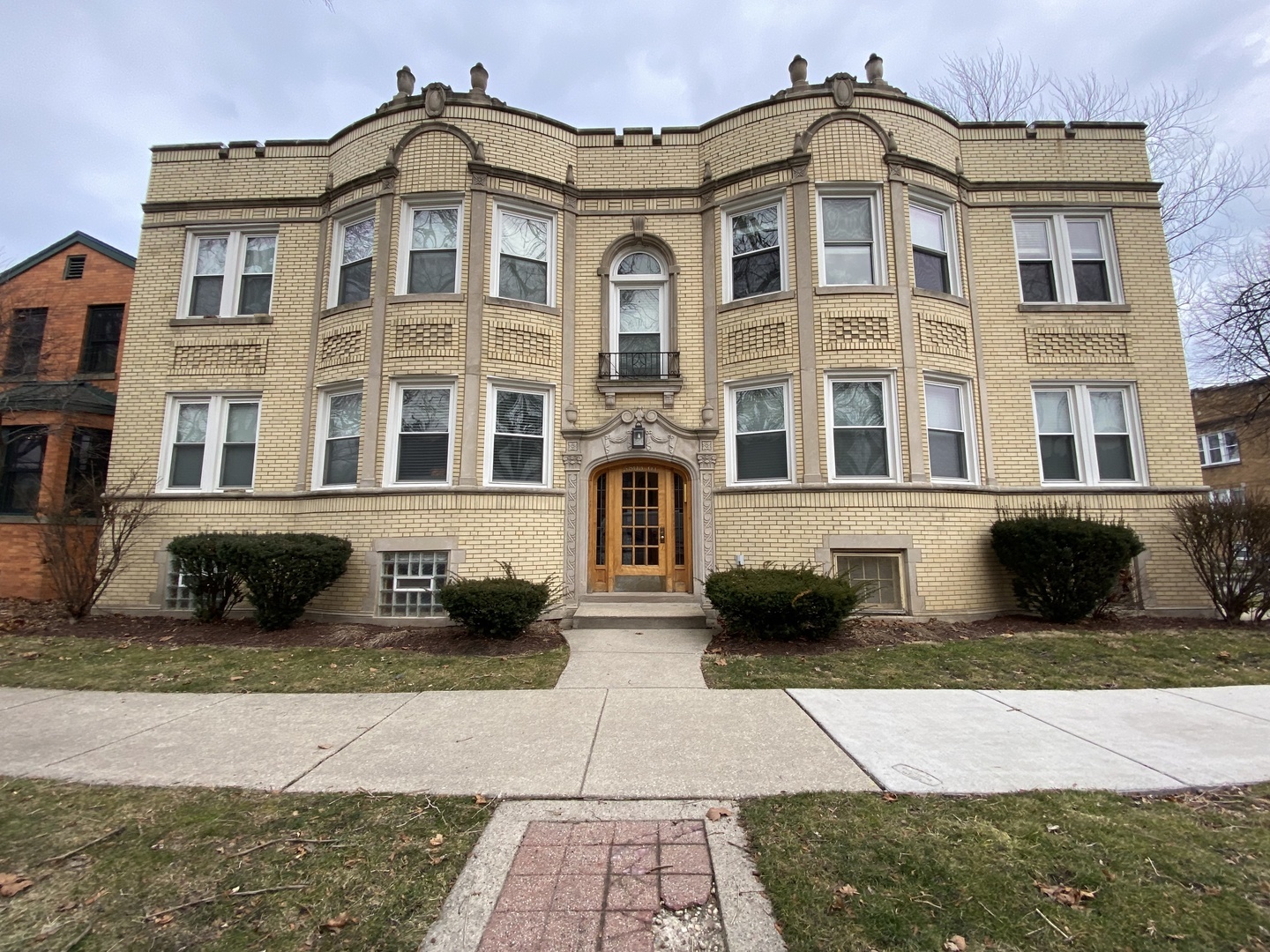 Property Photo: 5801 N Maplewood Avenue G IL 60659