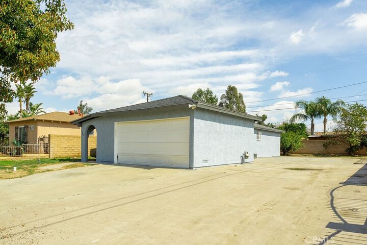 Property Photo:  9845 Arbor Avenue  CA 92335 