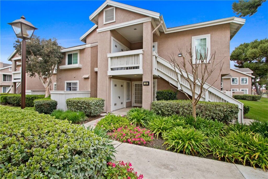 Property Photo:  118 Greenfield 121  CA 92614 