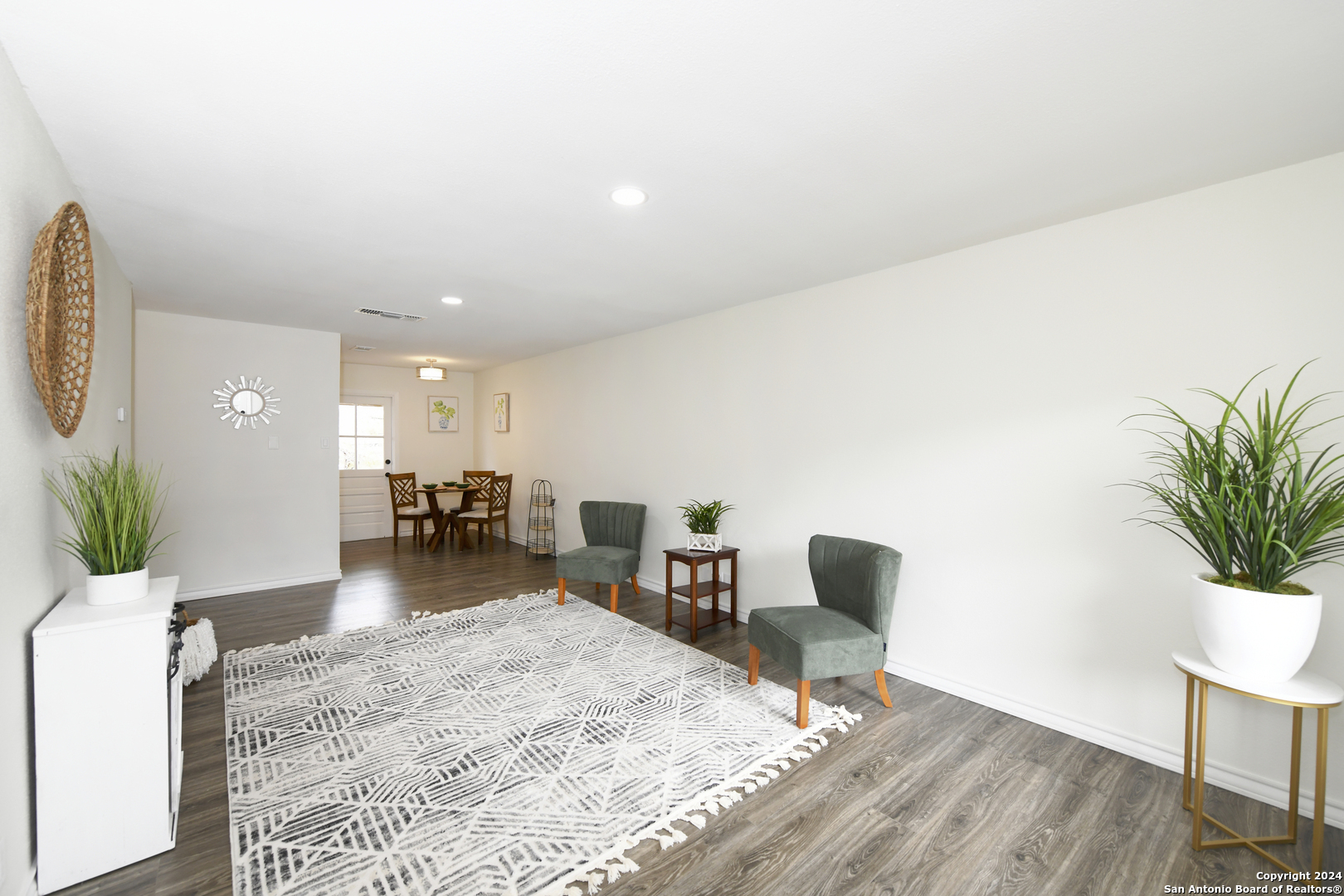 Property Photo: 911 Vance Jackson Dr 212 TX 78201