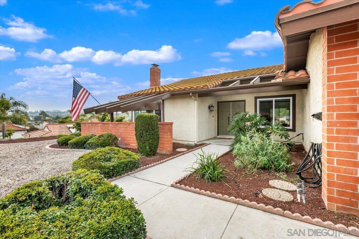 Property Photo: 12271 Fernando Ct CA 92128