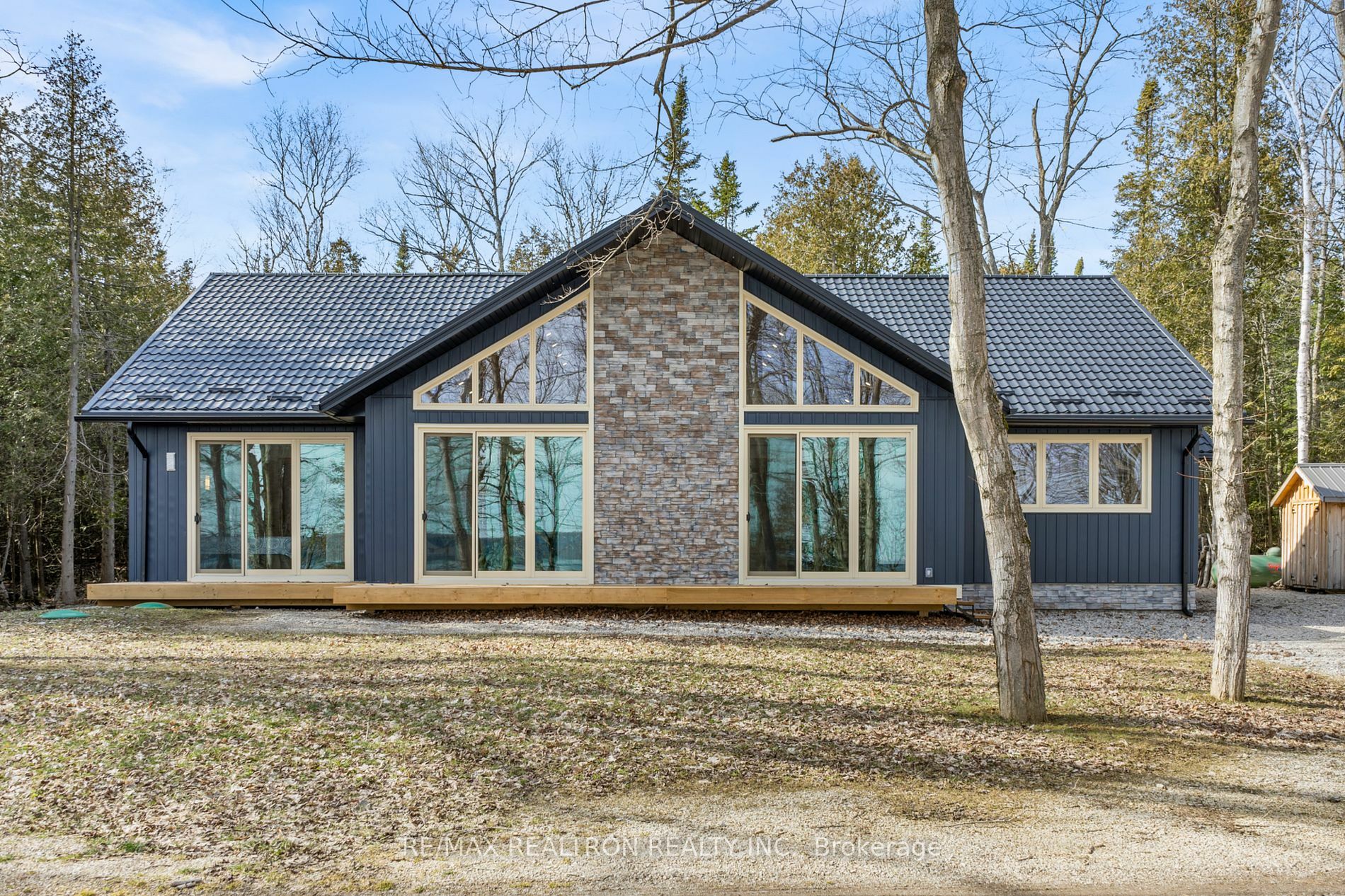 Property Photo:  27 Whippoorwill Rd  ON N0H 1W0 