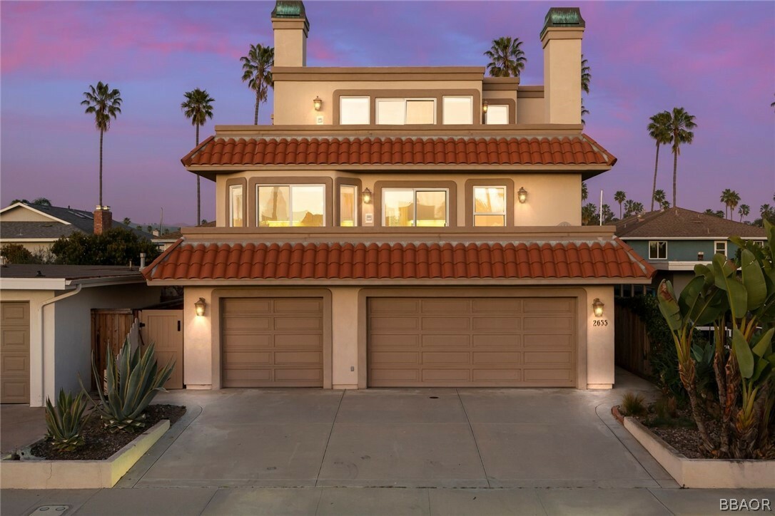 Property Photo:  2655 Pierpont Blvd In Ventura  CA 93001 